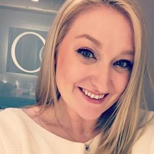 Meet your Posher, Debòrah